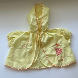 Vintage Yellow Hooded Baby Doll Cape Embroidered Scalloped Tie Closure